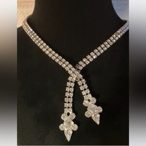 This stunning Swarvoski necklace has never been worn